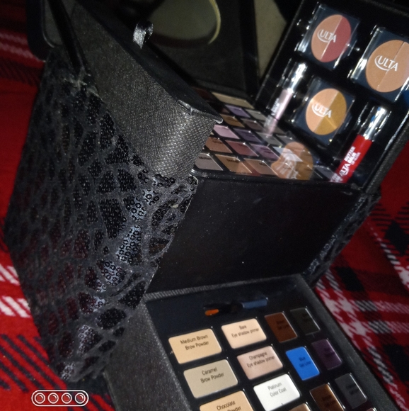 ULTA BE DISCOVERED MAKEUP COLLECTION - Picture 2 of 8